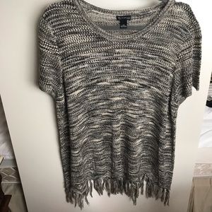 New‎ Directions black grey white sweater w/fringe